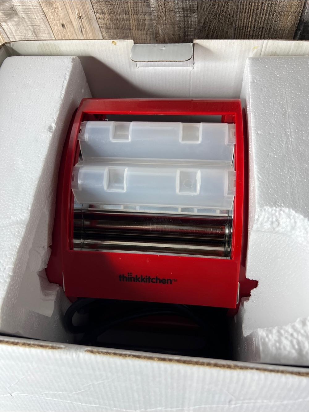 Thinkkitchen Red Electric Pasta Machine - Picture 6 of 6